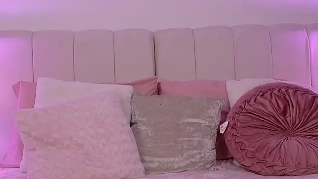 Snapshot of JanneCarter chatting on 04/09/26, 09:31 JanneCarter online show from 04/09/26, 09:31