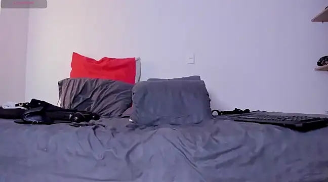 Snapshot of Cloudy_pigDude chatting on 03/07/25, 06:22 Cloudy pigDude online show from 03/07/25, 06:22