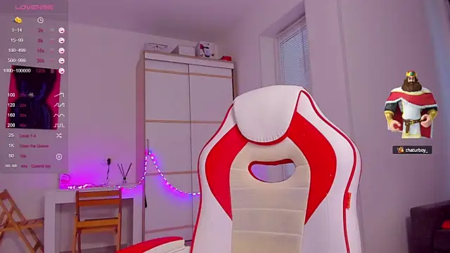 Snapshot of HotCarolineXO chatting on 12/24/24, 07:49 HotCarolineXO online show from 12/24/24, 07:49