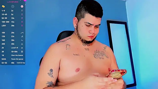 Snapshot of Thomas_chubbyxhot chatting on 01/12/25, 07:53 Thomas chubbyxhot online show from 01/12/25, 07:53
