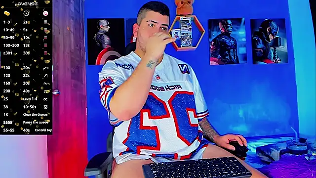 Snapshot of Thomas_chubbyxhot chatting on 11/27/25, 03:30 Thomas chubbyxhot online show from 11/27/25, 03:30