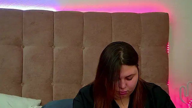 LillianKim online show from 10/22/25, 06:40