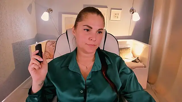 Ellis Foxy online show from 12/18/24, 09:08