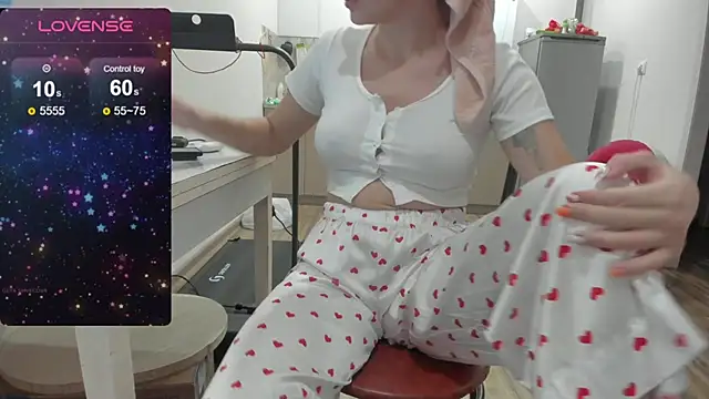 92yourbitch922 online show from 12/13/25, 07:53