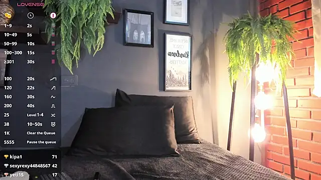 Mackenzie Moore online show from 12/05/24, 01:36