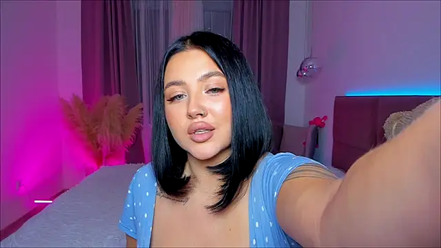 KylieLips online show from 09/29/25, 06:57