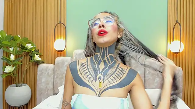 Snapshot of NicoleBlum chatting on 01/09/25, 07:29 NicoleBlum online show from 01/09/25, 07:29