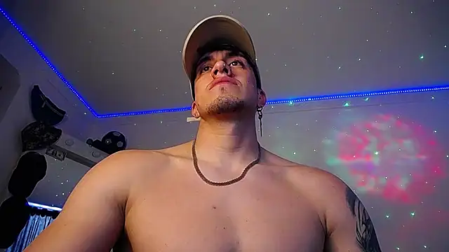 Snapshot of strongboy_ chatting on 11/24/25, 08:08 strongboy online show from 11/24/25, 08:08