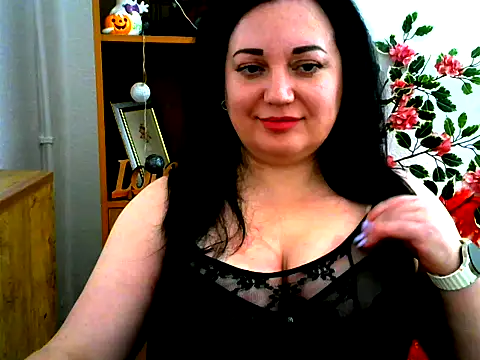 Snapshot of AmanaGi chatting on 11/21/25, 03:22 AmanaGi online show from 11/21/25, 03:22