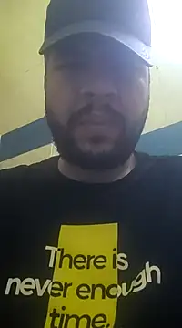 Snapshot of eljefe1119 chatting on 02/11/25, 04:46 eljefe1119 online show from 02/11/25, 04:46