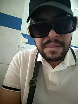 Snapshot of eljefe1119 chatting on 03/04/25, 06:07 eljefe1119 online show from 03/04/25, 06:07