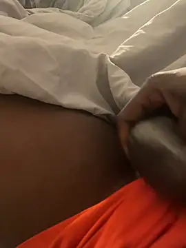 Snapshot of little0245 chatting on 12/26/24, 06:12 little0245 online show from 12/26/24, 06:12