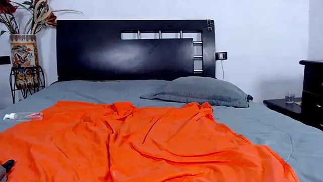 AikoTailor online show from 12/20/25, 01:18