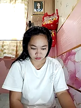 Snapshot of Hotbaby_1523 chatting on 04/29/26, 12:48 Hotbaby 1523 online show from 04/29/26, 12:48