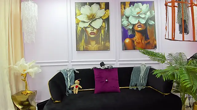 Awww Ella online show from 10/31/25, 11:00