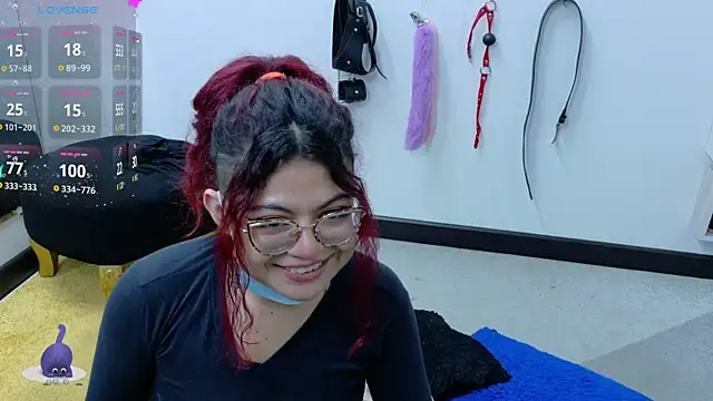 Snapshot of Catwhite_ chatting on 02/06/25, 12:26 Catwhite online show from 02/06/25, 12:26