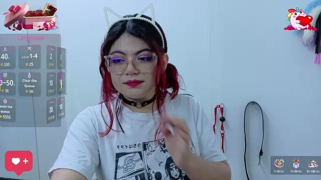 Snapshot of Catwhite_ chatting on 02/13/25, 12:00 Catwhite online show from 02/13/25, 12:00