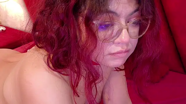 Snapshot of Catwhite_ chatting on 02/14/25, 03:26 Catwhite online show from 02/14/25, 03:26