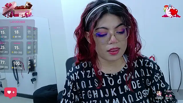 Snapshot of Catwhite_ chatting on 02/19/25, 12:55 Catwhite online show from 02/19/25, 12:55