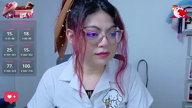 Snapshot of Catwhite_ chatting on 02/21/25, 12:17 Catwhite online show from 02/21/25, 12:17