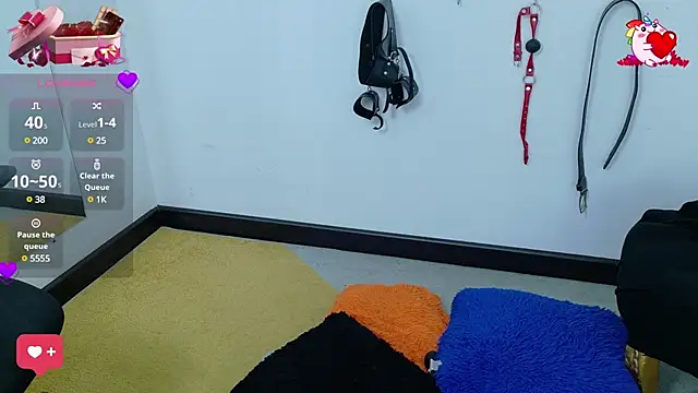 Snapshot of Catwhite_ chatting on 02/24/25, 06:58 Catwhite online show from 02/24/25, 06:58