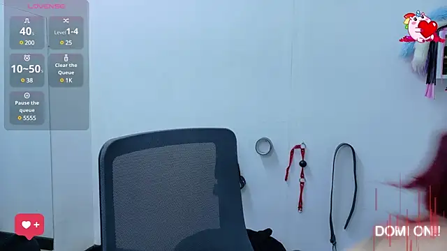 Snapshot of Catwhite_ chatting on 03/01/25, 01:40 Catwhite online show from 03/01/25, 01:40