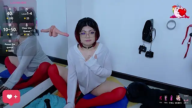 Snapshot of Catwhite_ chatting on 03/19/25, 03:29 Catwhite online show from 03/19/25, 03:29