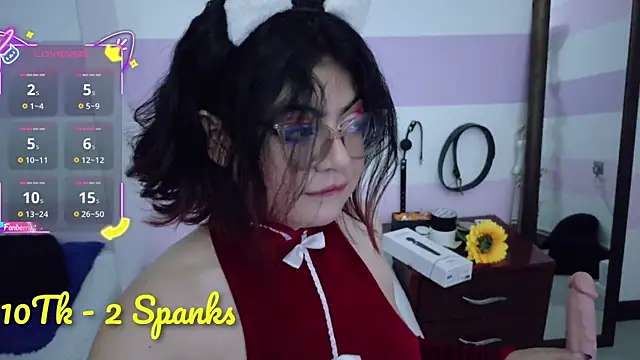 Snapshot of Catwhite_ chatting on 11/28/25, 05:37 Catwhite online show from 11/28/25, 05:37