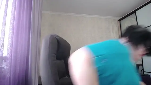 Snapshot of JuicyLady_Di chatting on 02/12/25, 05:58 JuicyLady Di online show from 02/12/25, 05:58