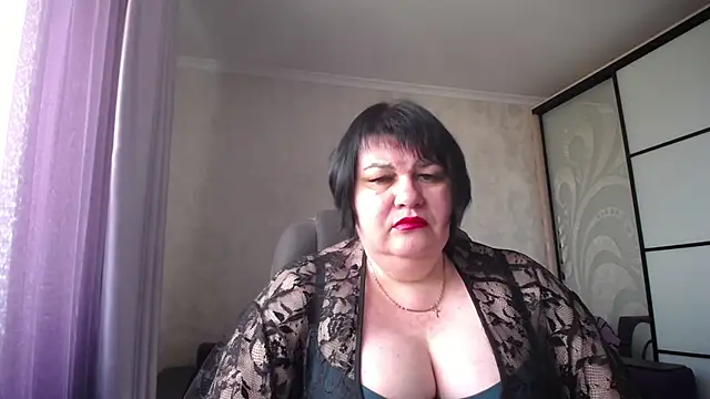 Snapshot of JuicyLady_Di chatting on 03/22/25, 09:13 JuicyLady Di online show from 03/22/25, 09:13