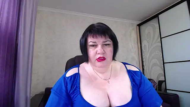 Snapshot of JuicyLady_Di chatting on 10/16/25, 05:19 JuicyLady Di online show from 10/16/25, 05:19