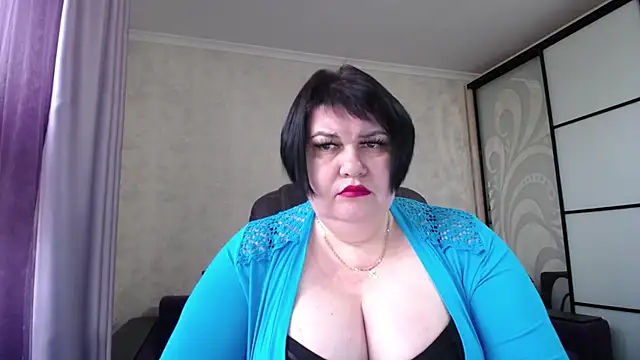 Snapshot of JuicyLady_Di chatting on 11/05/25, 06:24 JuicyLady Di online show from 11/05/25, 06:24