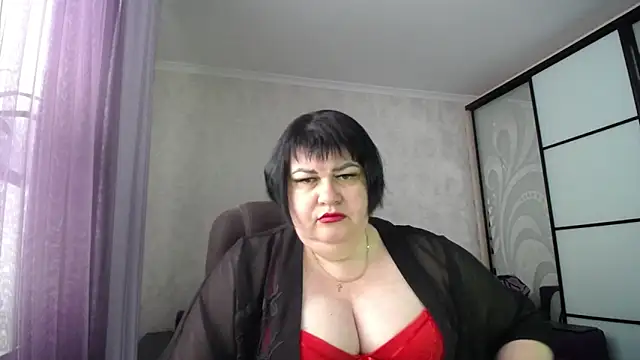 Snapshot of JuicyLady_Di chatting on 05/10/26, 05:01 JuicyLady Di online show from 05/10/26, 05:01