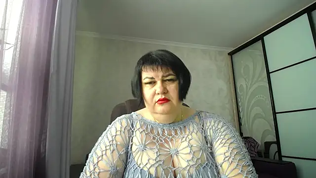 Snapshot of JuicyLady_Di chatting on 05/21/26, 05:14 JuicyLady Di online show from 05/21/26, 05:14