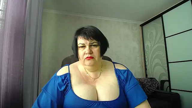 Snapshot of JuicyLady_Di chatting on 06/06/26, 06:07 JuicyLady Di online show from 06/06/26, 06:07