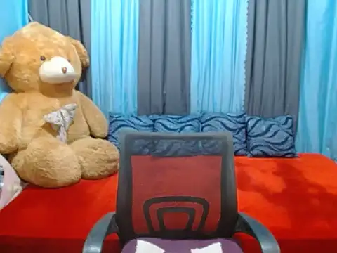 Snapshot of xxSexyBitch69xx chatting on 12/15/24, 01:00 xxSexyBitch69xx online show from 12/15/24, 01:00