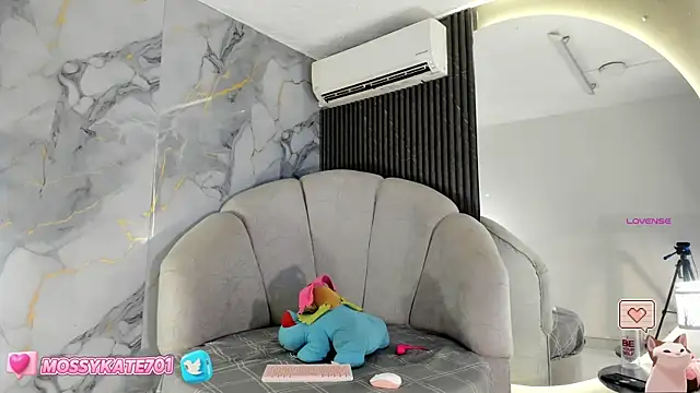 Katemoss70 online show from 02/09/25, 12:19