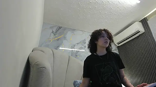 Katemoss70 online show from 03/02/25, 12:11