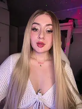 Snapshot of Sam_Thompsoon_ chatting on 04/09/26, 02:44 Sam Thompsoon online show from 04/09/26, 02:44