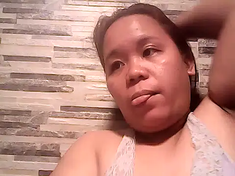 Snapshot of hotcastlexxx chatting on 12/10/24, 02:38 hotcastlexxx online show from 12/10/24, 02:38
