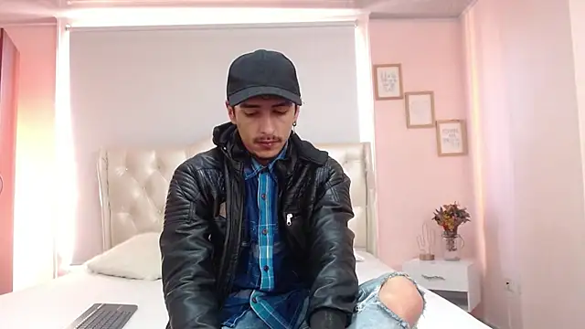 ryan maxy online show from 01/22/25, 01:32