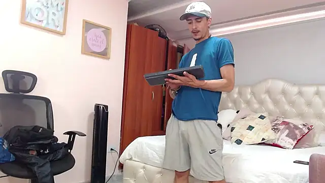 ryan maxy online show from 02/09/25, 04:29