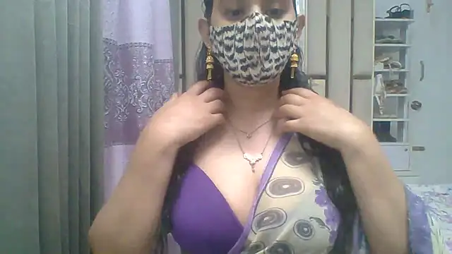 Snapshot of Lovelywife786 chatting on 04/05/26, 05:48 Lovelywife786 online show from 04/05/26, 05:48