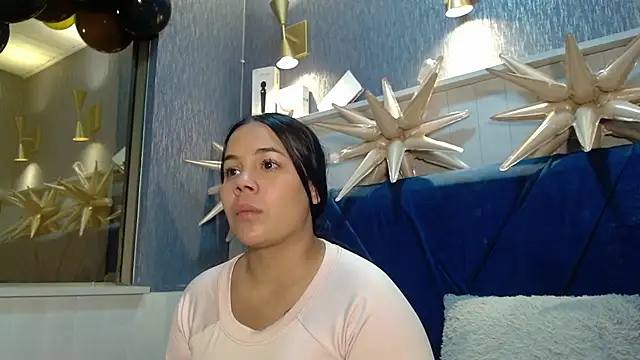 EmilyQueen3x online show from 12/15/25, 09:08