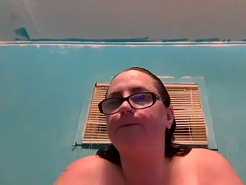 Snapshot of newfieocean chatting on 07/22/26, 04:04 newfieocean online show from 07/22/26, 04:04