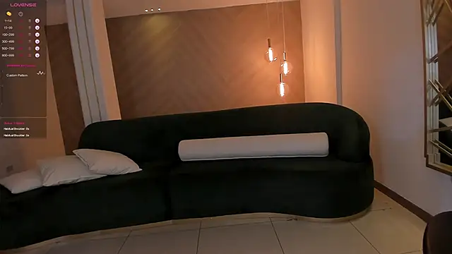 Snapshot of MartinnaBonnet chatting on 02/19/25, 05:16 MartinnaBonnet online show from 02/19/25, 05:16