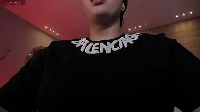 Snapshot of MartinnaBonnet chatting on 03/04/25, 10:46 MartinnaBonnet online show from 03/04/25, 10:46