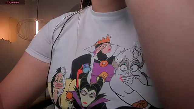 Snapshot of MartinnaBonnet chatting on 03/15/25, 10:35 MartinnaBonnet online show from 03/15/25, 10:35