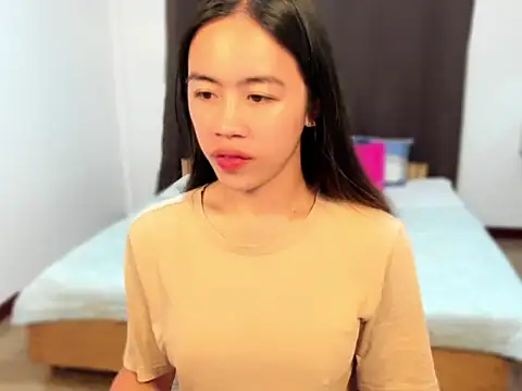 Snapshot of Emma_Jones88 chatting on 09/17/25, 05:25 Emma Jones88 online show from 09/17/25, 05:25