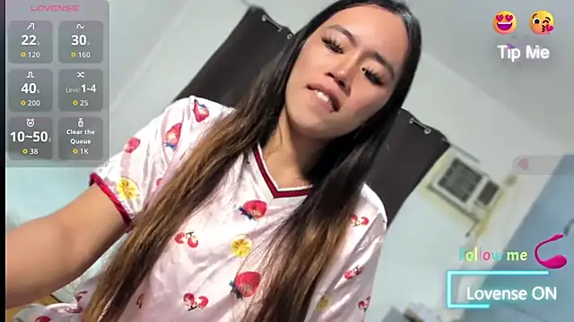 Snapshot of Emma_Jones88 chatting on 10/08/25, 05:10 Emma Jones88 online show from 10/08/25, 05:10